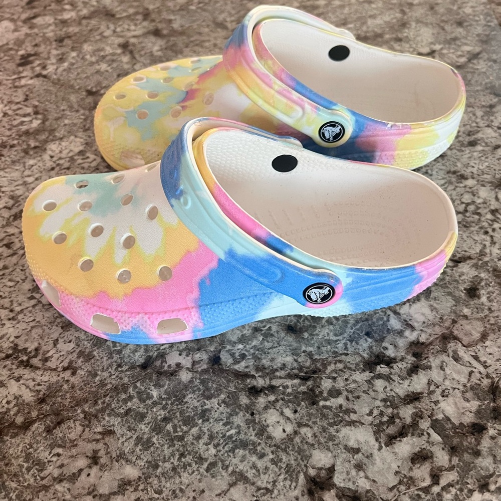 Tye Dye Crocs - Picture 3 of 7